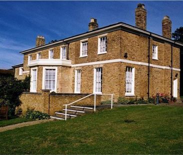 1 bedroom retirement property to rent - Photo 2