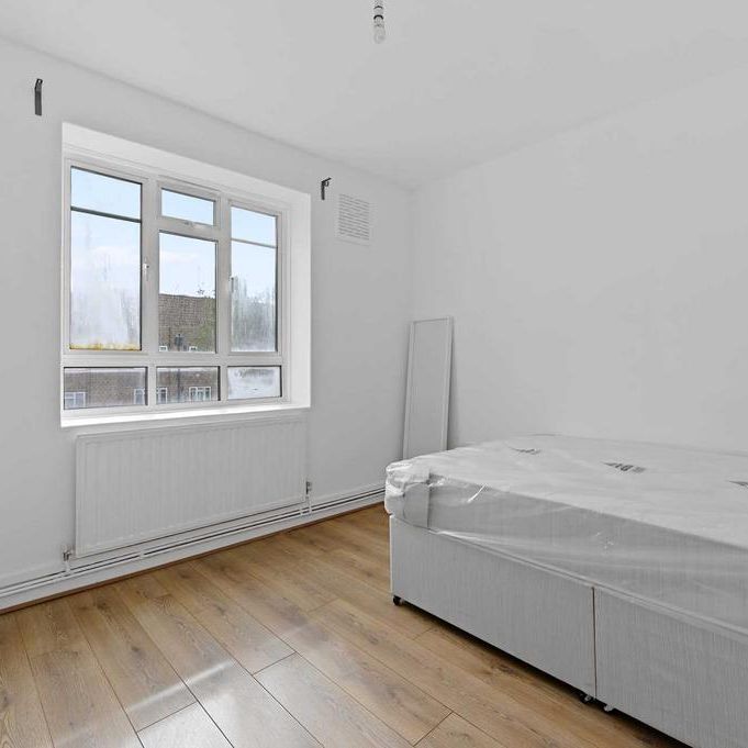 4 bedroom flat to rent - Photo 1