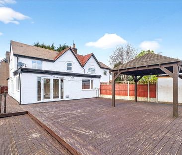 A semi-detached three-bedroom house - Photo 6