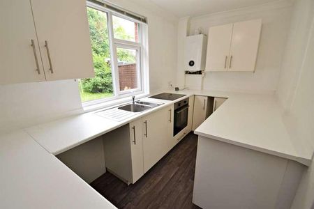 Parkstone, BH12 - Photo 5