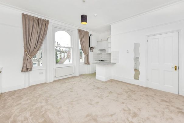 Studio to rent - Photo 1