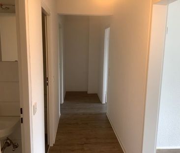 Ein tolles Wohngefühl: interessante 2-Zimmer-Wohnung mit Balkon - Photo 4