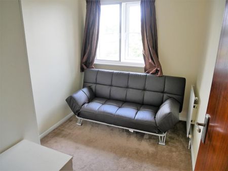 2 bedroom maisonette to rent - Photo 2