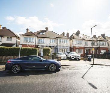 Woodstock Avenue, NW11, London - Photo 3