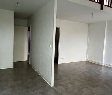 À CHARLEVILLE MEZIERES - Photo 3