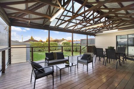 6 Harold Street, Wendouree - Photo 2