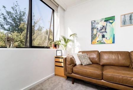 12/20 Ross Street, Northcote VIC 3070 - Photo 5