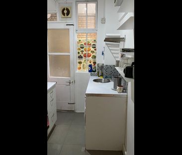 Room in a Shared Flat, Queens Court, W2 - Photo 5