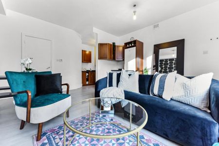 2 bedroom serviced apartment to rent - Photo 3