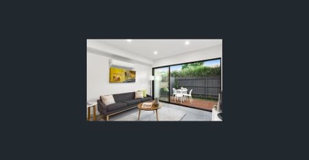 CONVENIENT AND MODERN COMFORT NEAR NORTHLAND - Photo 2