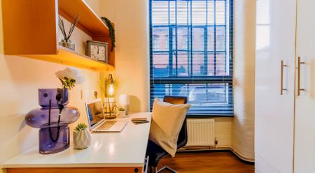 Cosy double bedroom not far from Nottingham Trent University - Photo 2