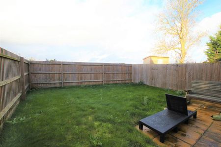 3 bedroom semi-detached house to rent - Photo 4