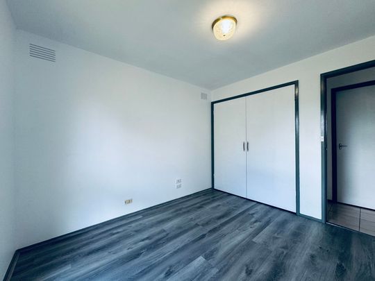 Spacious 4-Bedroom Family Home in a Quiet Court Location - Photo 1