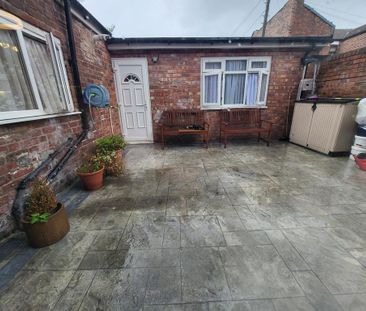 1 bedroom semi-detached house to rent - Photo 3