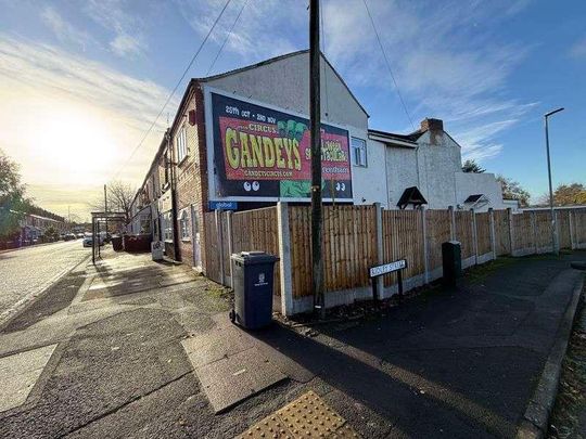 Whieldon Road, Fenton, Stoke-on-trent, ST4 - Photo 1