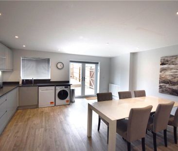 1 bedroom sharedAccommodation in Robins Cottages, Bracknell - Photo 2