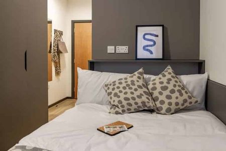 Bronze En Suite 6 Share - Photo 4