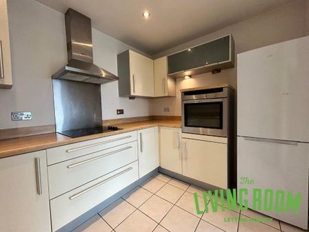1 bedroom flat to rent - Photo 2