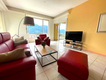 Spacious 1 room panoramic. Condominium with sauna and swimming pool - Photo 2