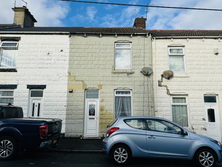 2 bedroom terraced house to rent - Photo 2
