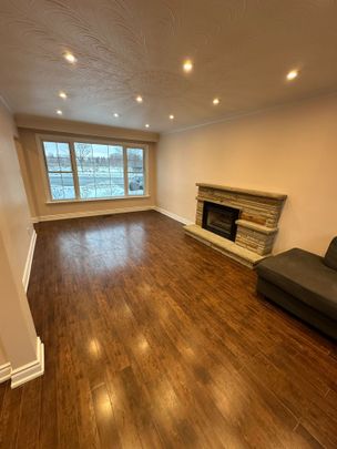 For Lease - 10710 Bayview Avenue, Richmond Hill, Ontario - Photo 1