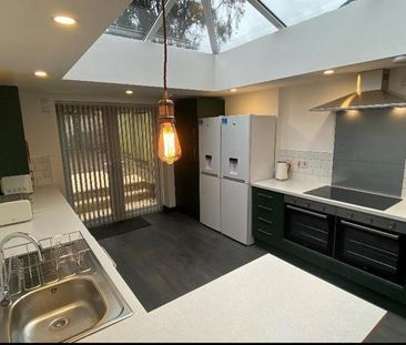 1 bedroom in a house share to rent - Photo 3