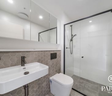 Brand New Luxury Apartment with Stunning Views - Photo 6