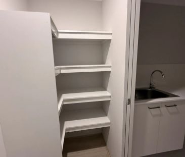 Stylish, Easy-Care Unit Close to the Beach - 2 Bedrooms, 1 Bathroom - Photo 6