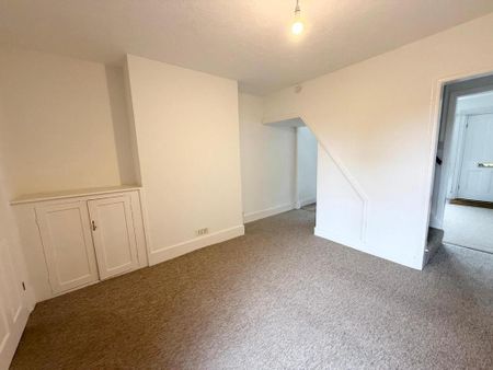 3 bedroom terraced house to rent - Photo 2