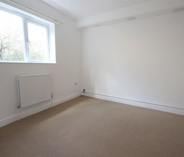 2 Bedroom Flat/Apartment To Let - Photo 2