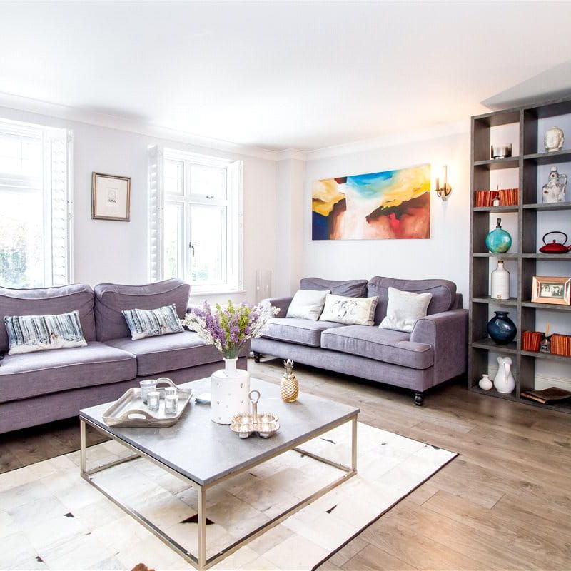A spacious and contemporary three bedroom top floor duplex apartment with off street parking and is within walking distance to Summertown with its vibrant selection of shops and restaurants as well as conveniently located for Oxford Parkway and access onto the ring road. - Photo 1