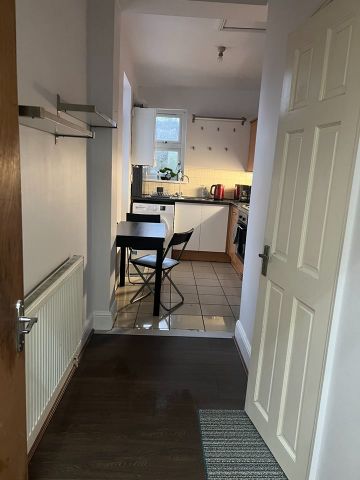 Room in a Shared House, Colchester Road, E10 - Photo 3