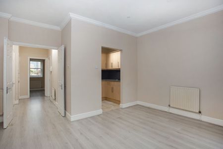 1 Bed Flat, Kingswater Place, SW11 - Photo 3