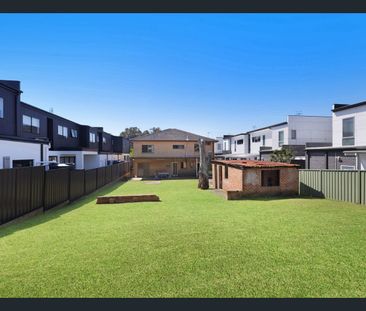 Space, Comfort and Coastal Convenience - Photo 6