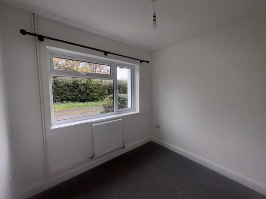 3 bedroom bungalow to rent - Photo 1