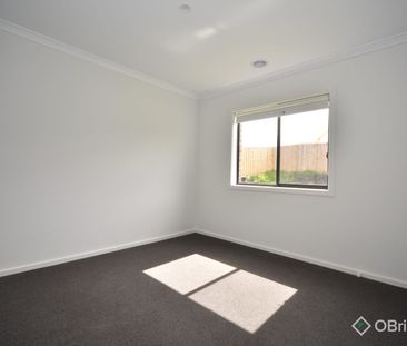 Modern Home, Prime Location - Photo 5