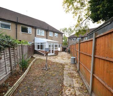 2 bedroom maisonette to rent - Photo 2