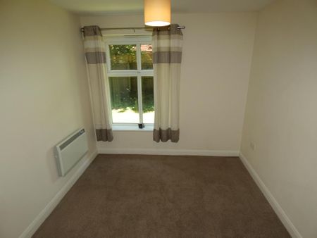 2 bedroom ground floor flat to rent - Photo 4