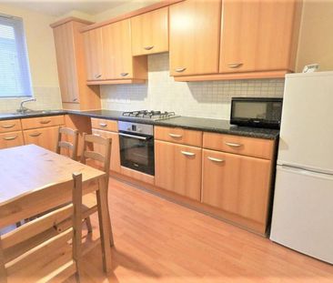 3 bedroom terraced house to rent - Photo 2