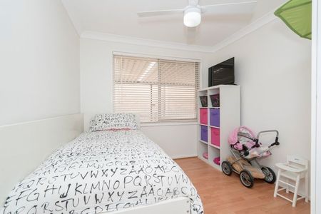 Three Bedroom Family Home - Photo 2