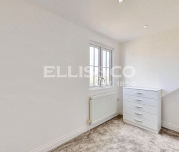 Thorn Close, UB5, Northolt - Photo 3