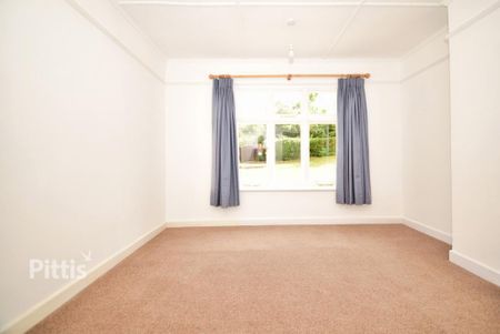 2 bedroom detached bungalow to rent - Photo 4
