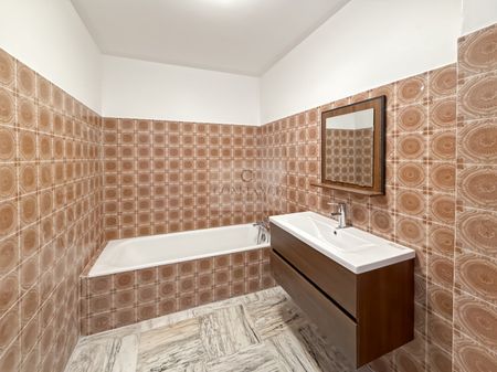 Location Appartement 1 pièce 35m² NICE 06200 - Photo 2