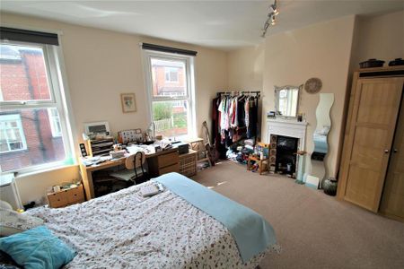 4 bedroom terraced house to rent - Photo 3