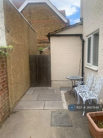 1 bedroom flat to rent - Photo 5