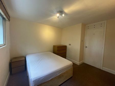 2 Bed Flat, Harbut Road, SW11 - Photo 3