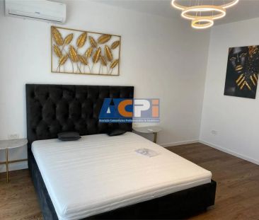 INCHIRIERE VILA DE LUX CU 5 CAMERE SI PISCINA in Zona EROU IANCU NICOLAE BANEASA - Fotografie 2
