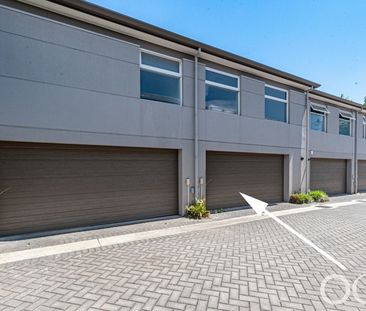 Open the Door to Spacious Family Living in Kensington's Prime Location - Photo 4