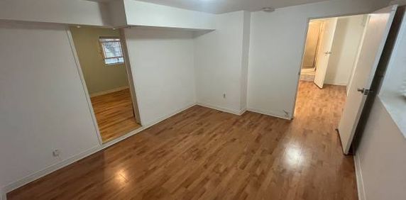 1 Bedroom and den Near VGH - Photo 2