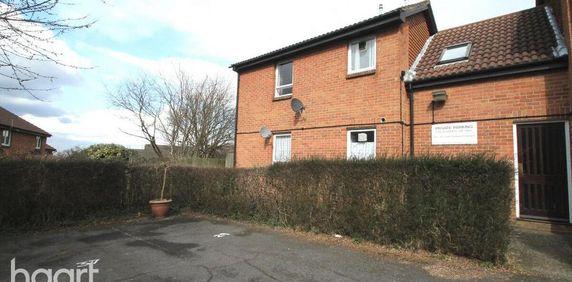 1 bedroom flat to rent - Photo 2